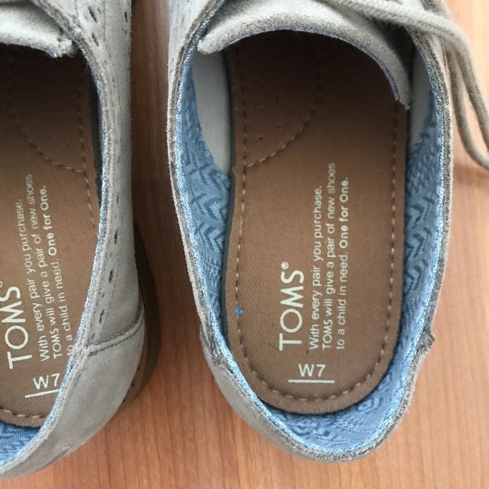 TOMS Brogue Desert Taupe Suede/Wool Kiltie Oxford - Picture 7 of 8